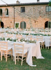 Infinito Amore floral wedding decorations